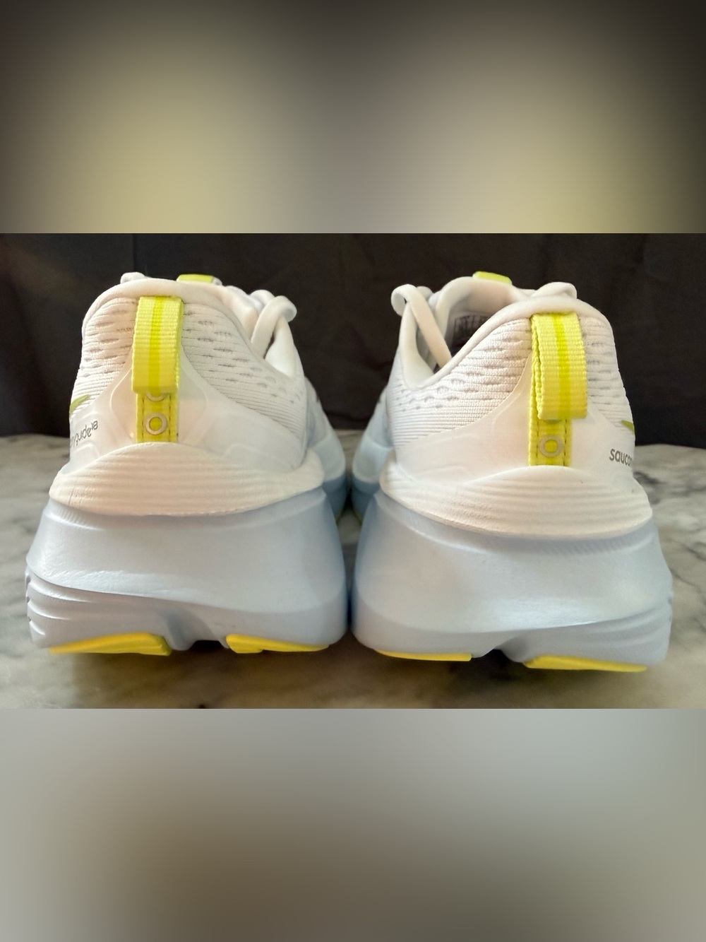 Saucony Guide 18 max cushioning trainers in white and ice melt Size 7.5 NIB - Picture 11 of 14